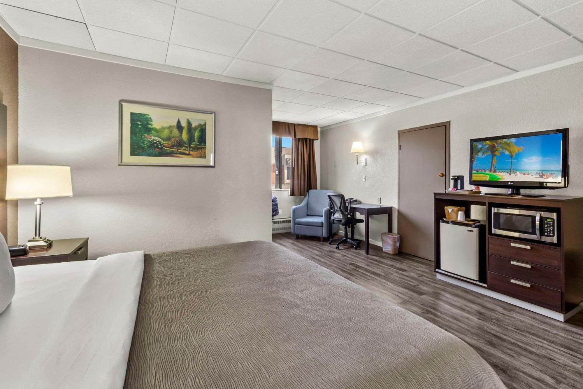 Quality Inn & Suites Downtown Green Bay Zewnętrze zdjęcie